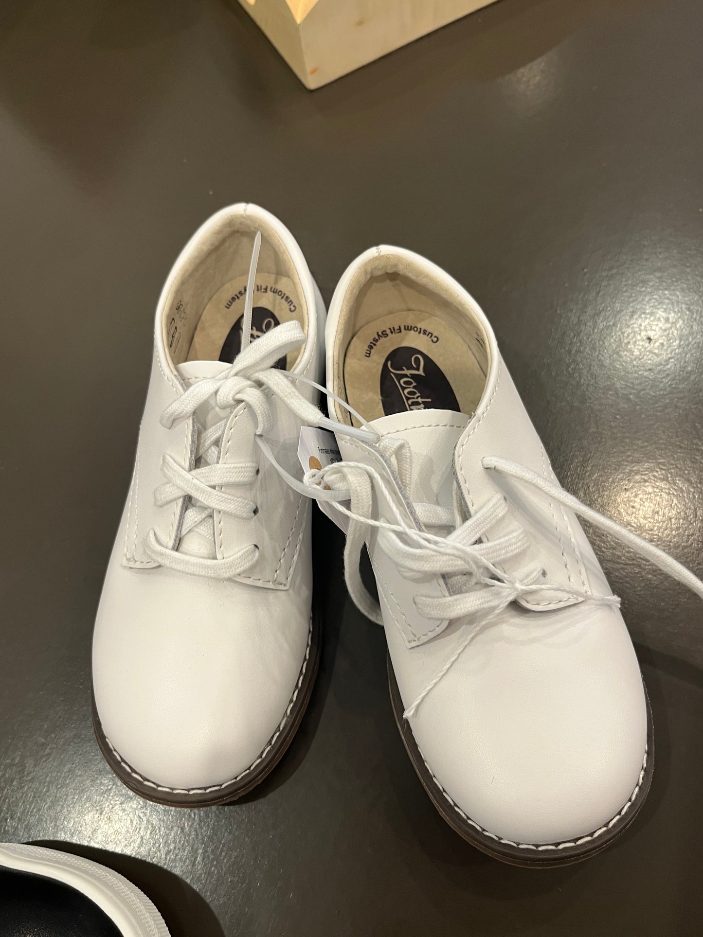 Footmates white shoes children's 11 New