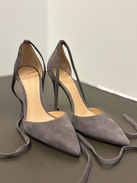 Gianvito Rossi gray suede lace up 35.5