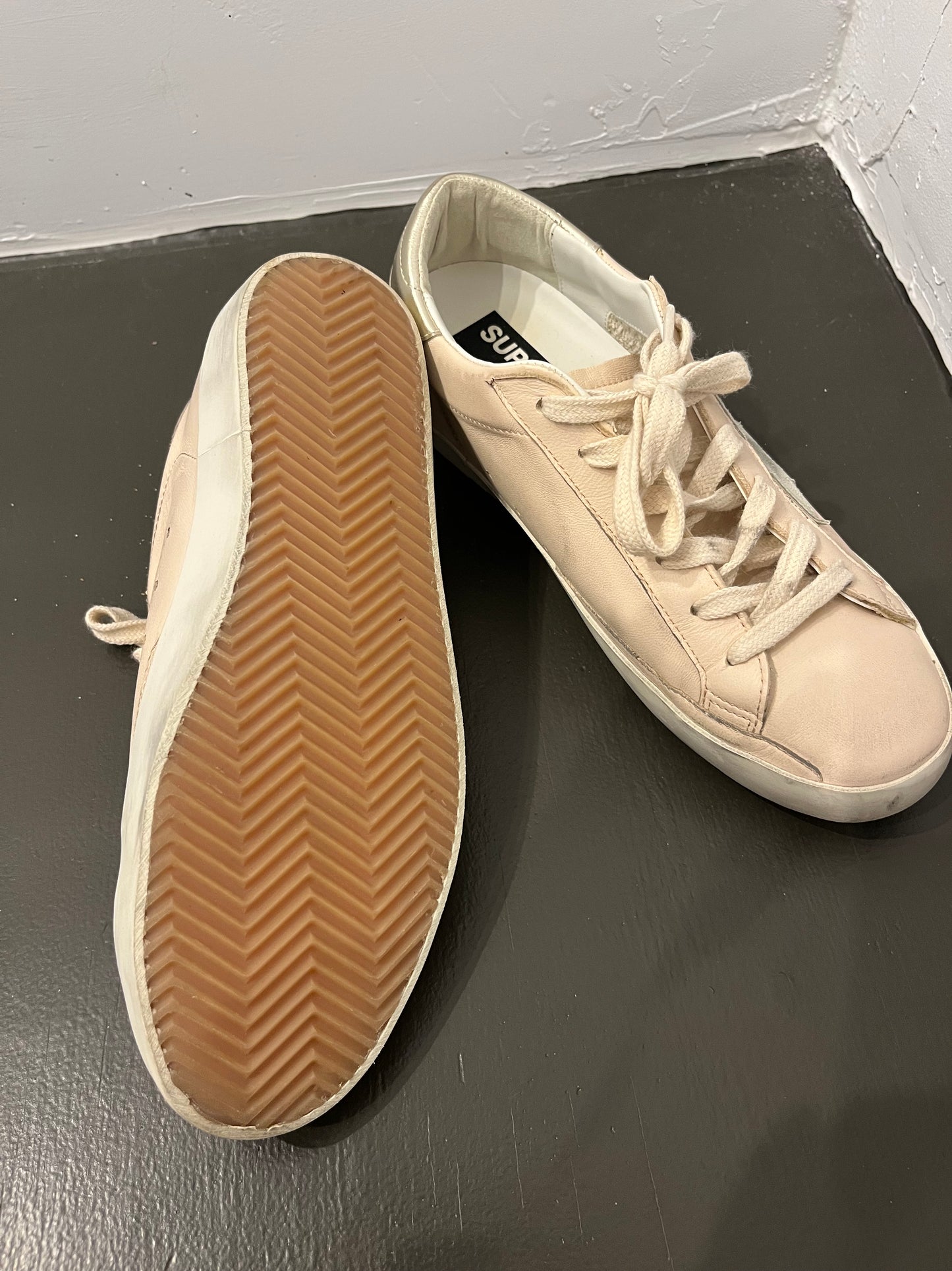 Golden Goose Super-Star Embellished Low Top light pink Sneakers 38