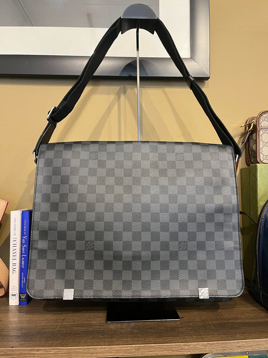Louis Vuitton Messenger Bag