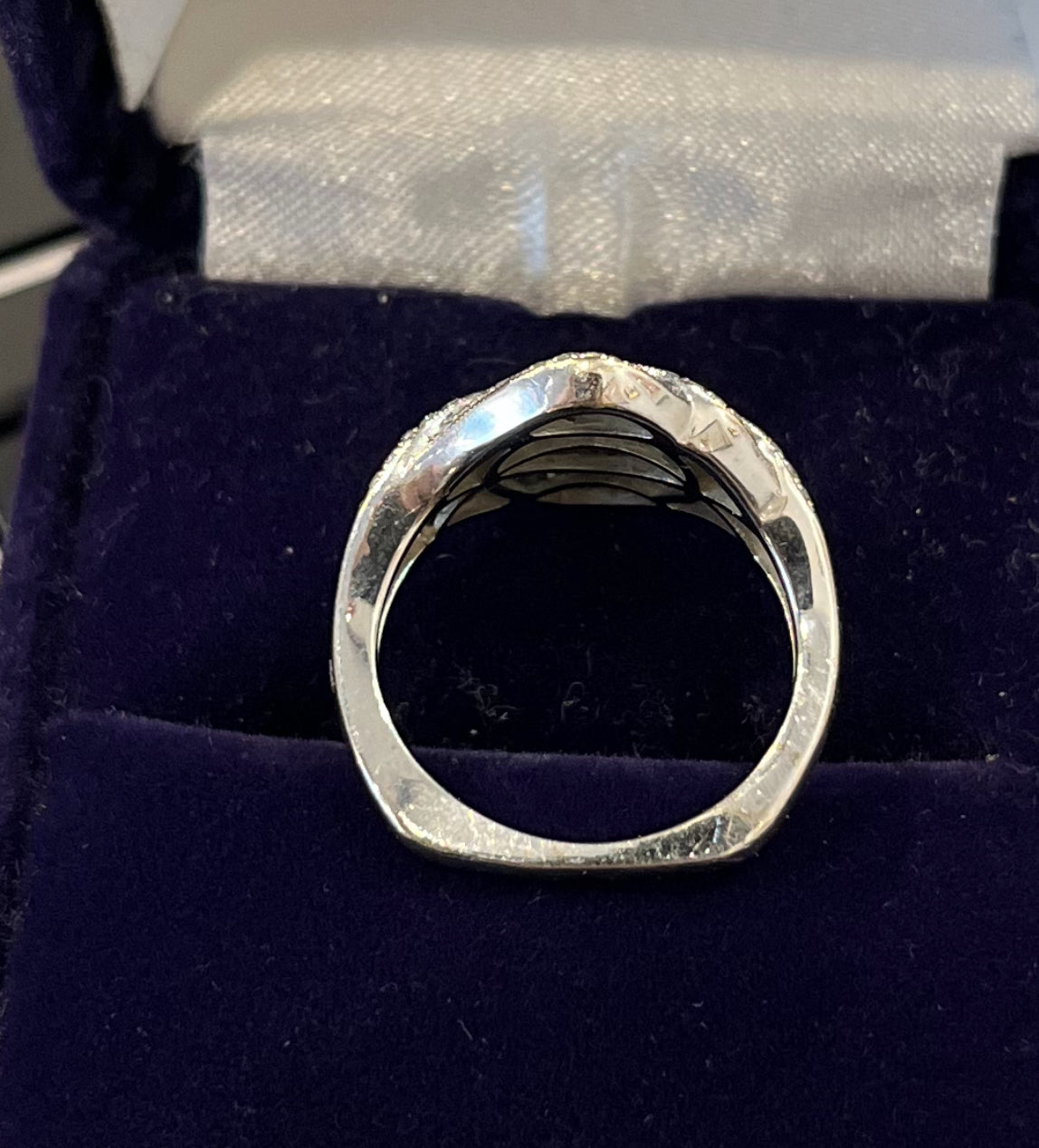 14K White Gold Emerald & Diamond Wave Ring (Size 5.5)