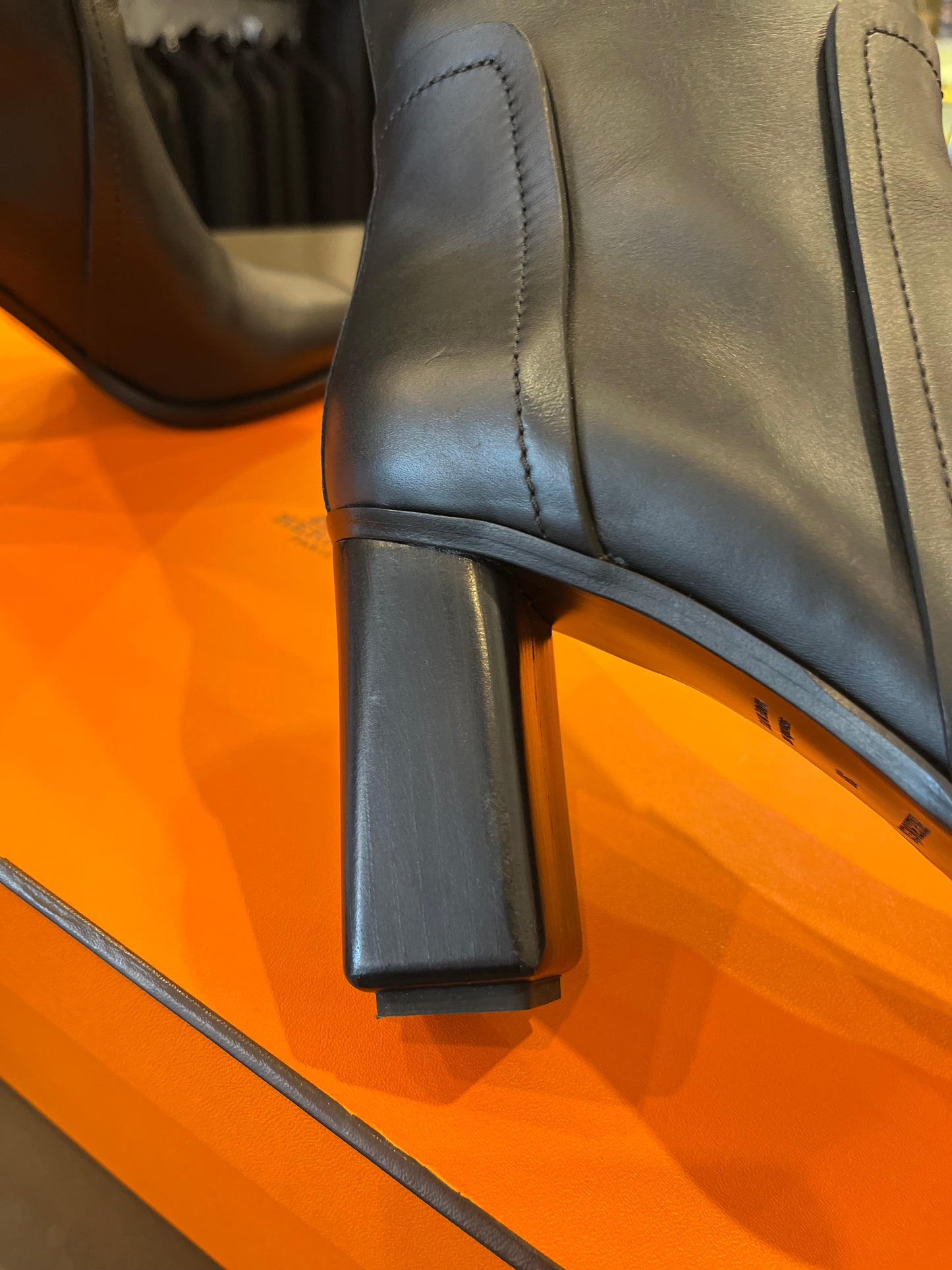 Hermès “Penny” Veau Leather Knee-High Boots – Black 38