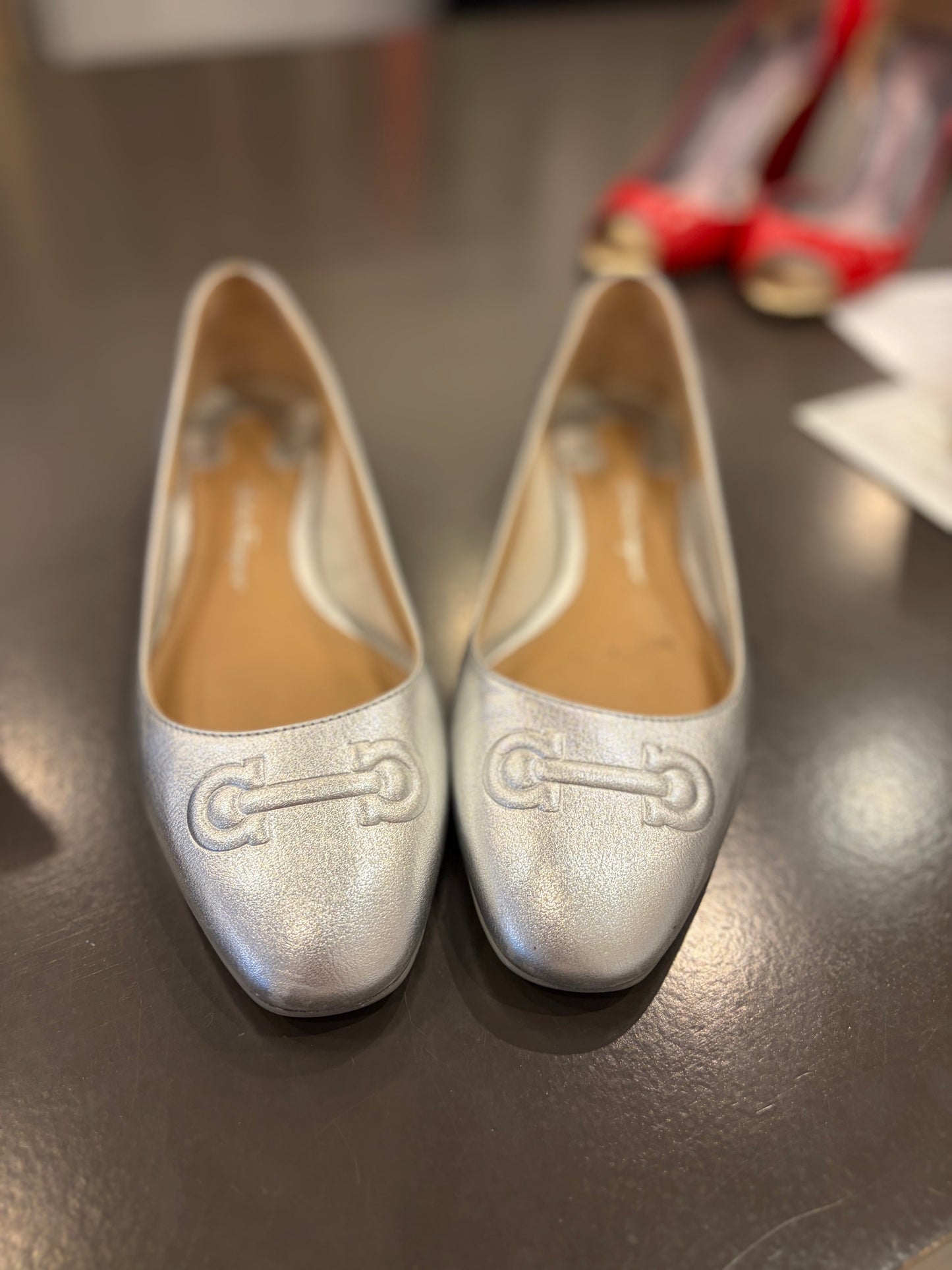 Salvatore Ferragamo Silver Metallic Leather Gancini Flats – Size 7