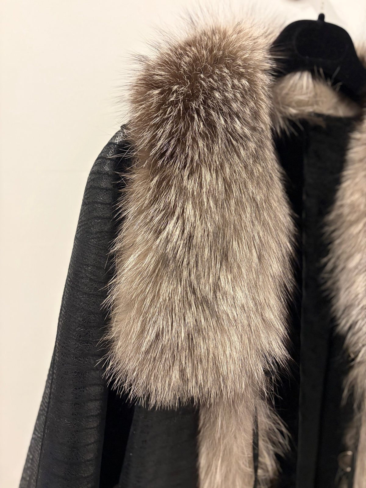 Dante & Beatrice Black Shearling Lambskin Coat w/Fur Trim - Medium