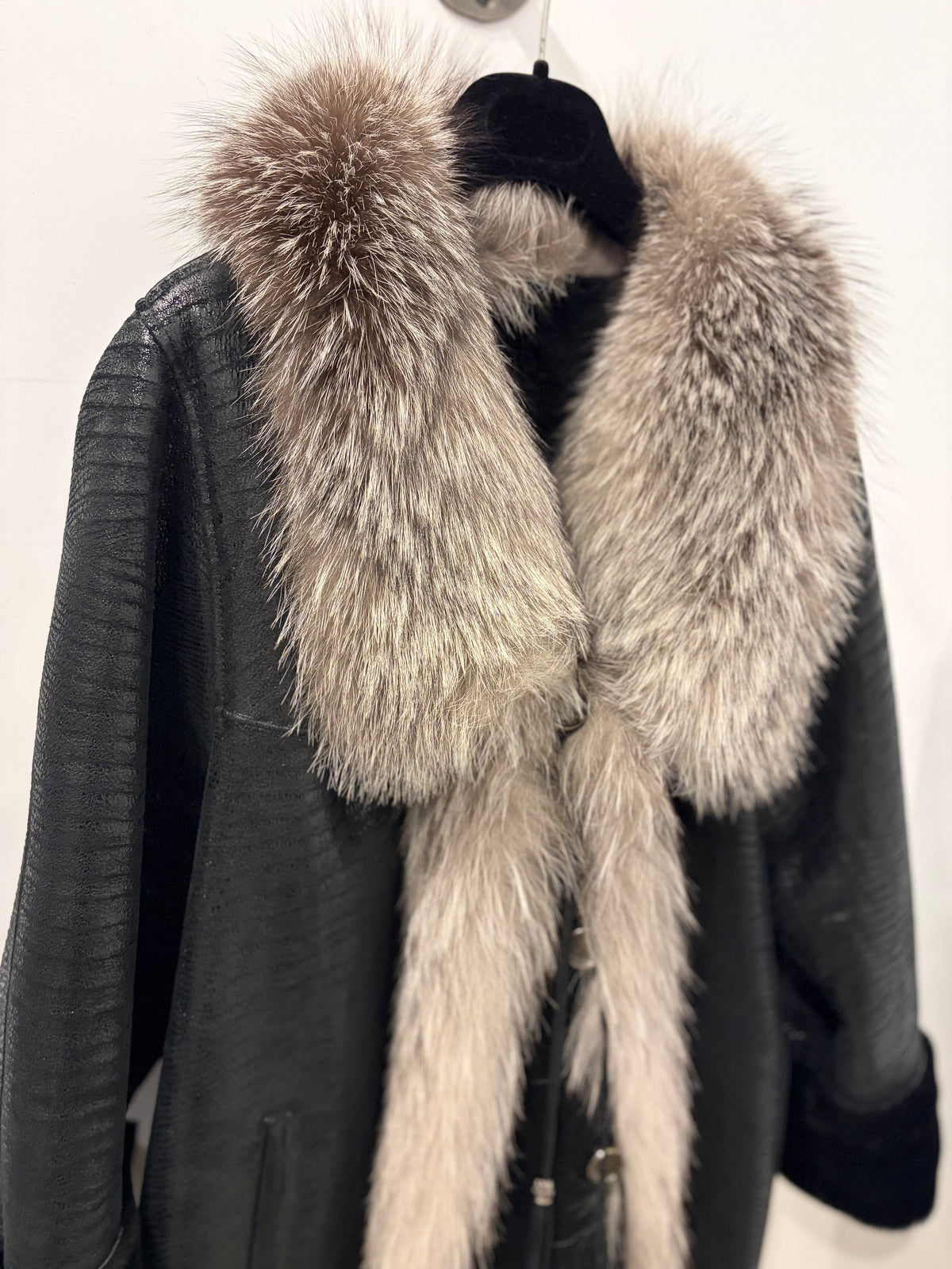 Dante & Beatrice Black Shearling Lambskin Coat w/Fur Trim - Medium
