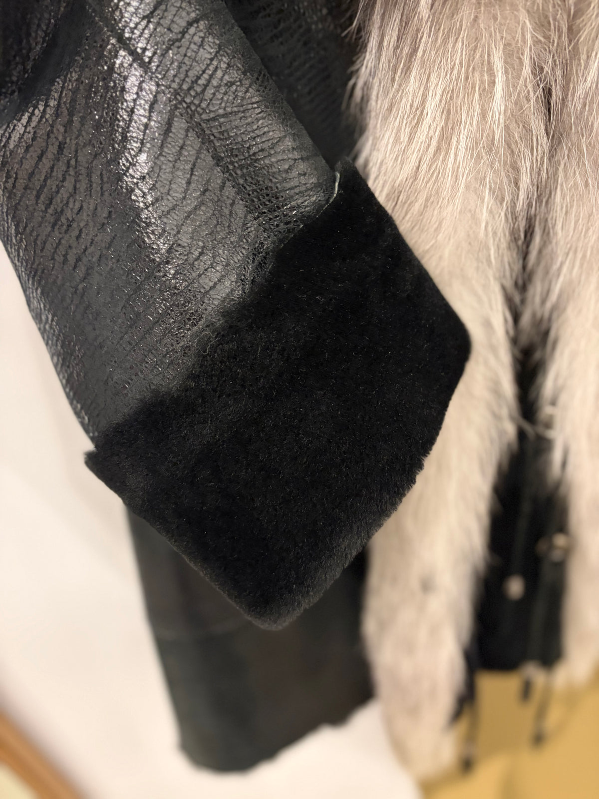 Dante & Beatrice Black Shearling Lambskin Coat w/Fur Trim - Medium