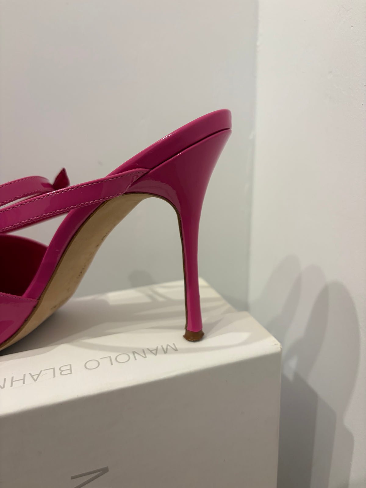 37.5 Manolo Blahnik Hourani Sandals Hot Pink Patent Leather