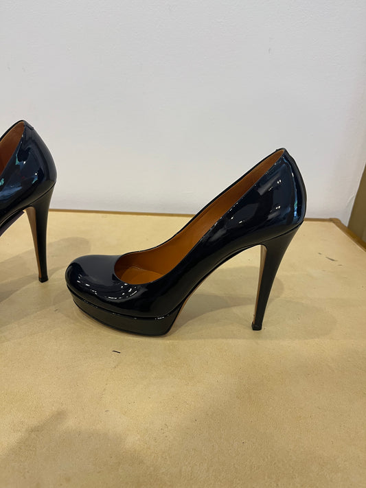 Gucci Navy Patent Pumps 7.5