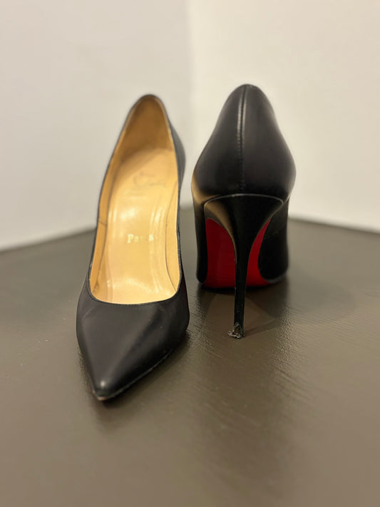 Louboutin classic black leather pump 35.5
