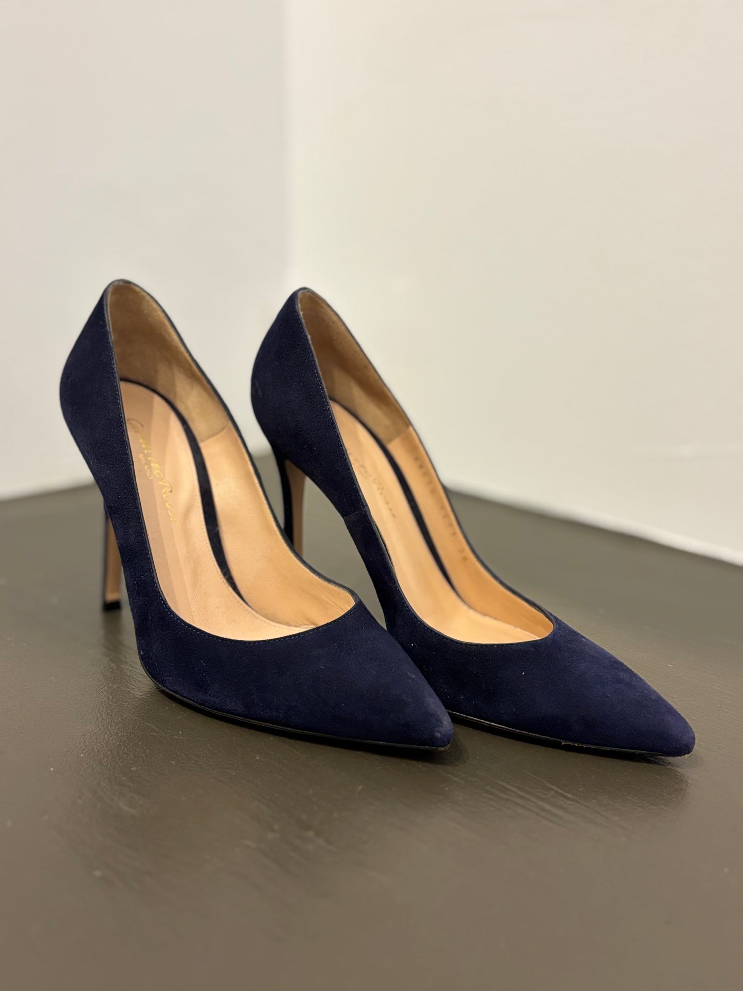Gianvito Rossi Navy suede pump 36