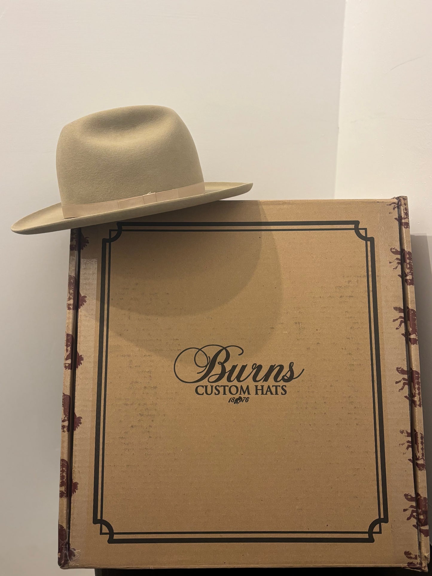 Burns Custom Hat w/box 6 3/4