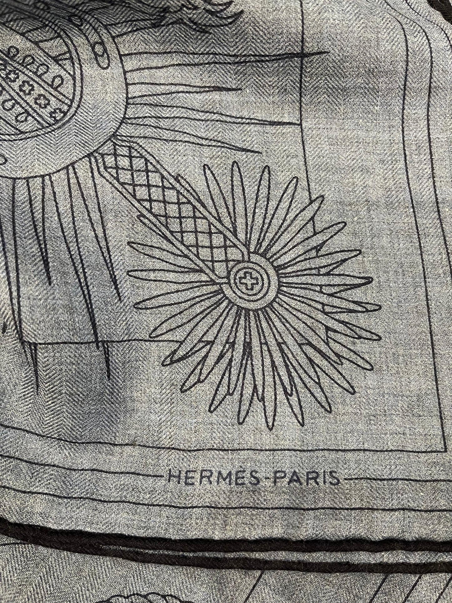 Hermès Shawl Scart C'est La Fete Stole Daisuke Nomura Cashmere Silk NEW 140