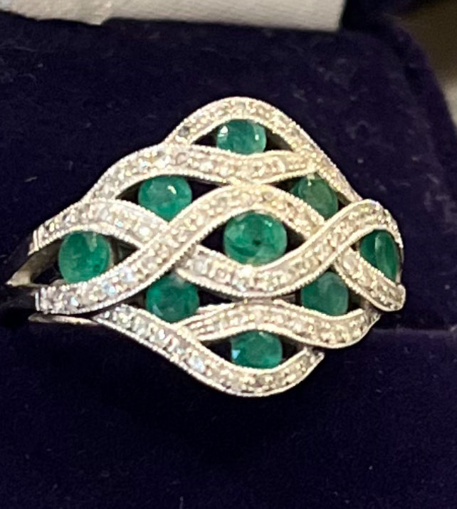 14K White Gold Emerald &amp; Diamond Wave Ring (Size 5.5)