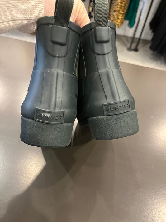 Hunter chelsea rain boots green 6