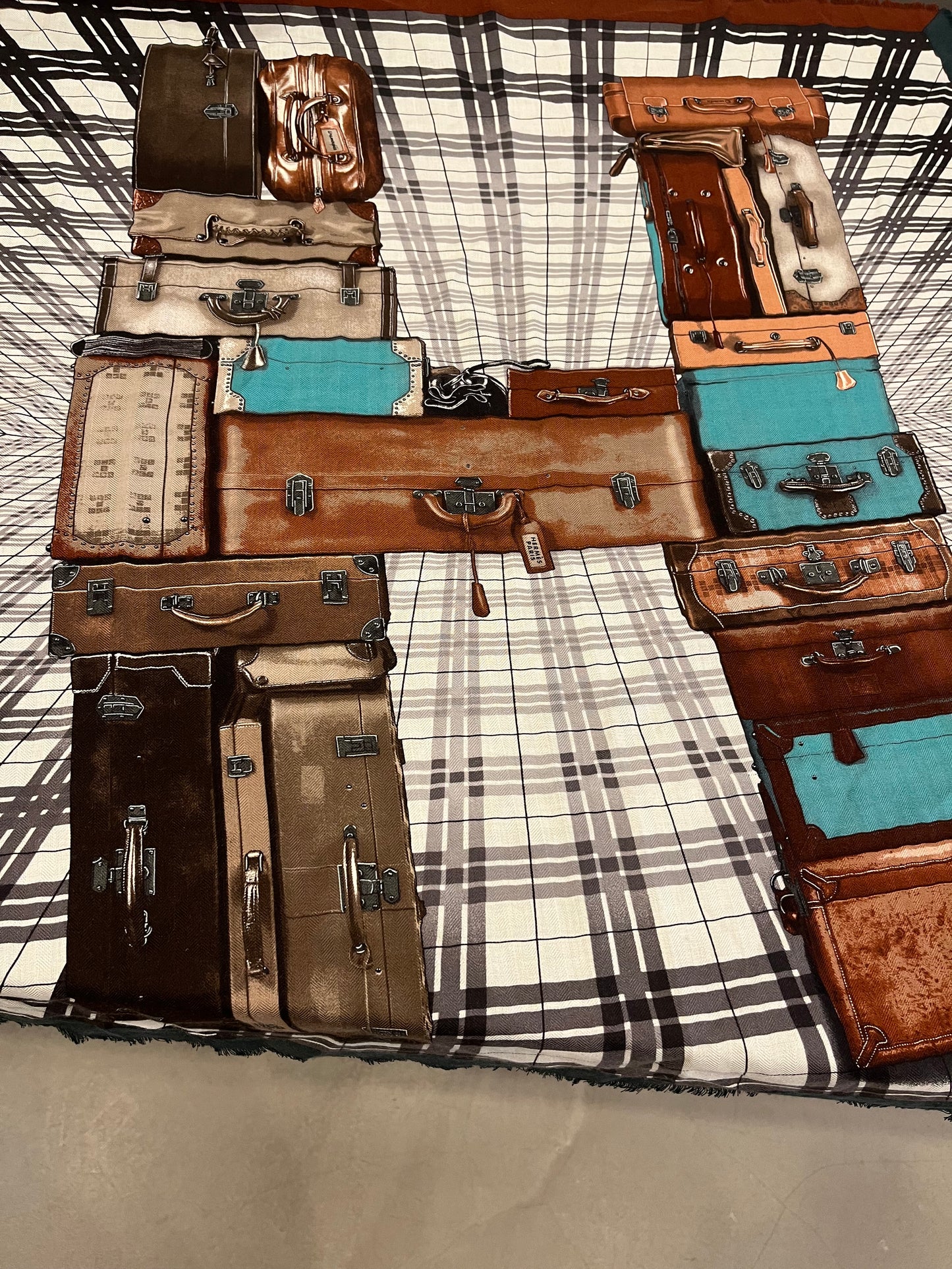 Hermès Carré 90 “En Voyage” (Cashmere & Silk 65/35)