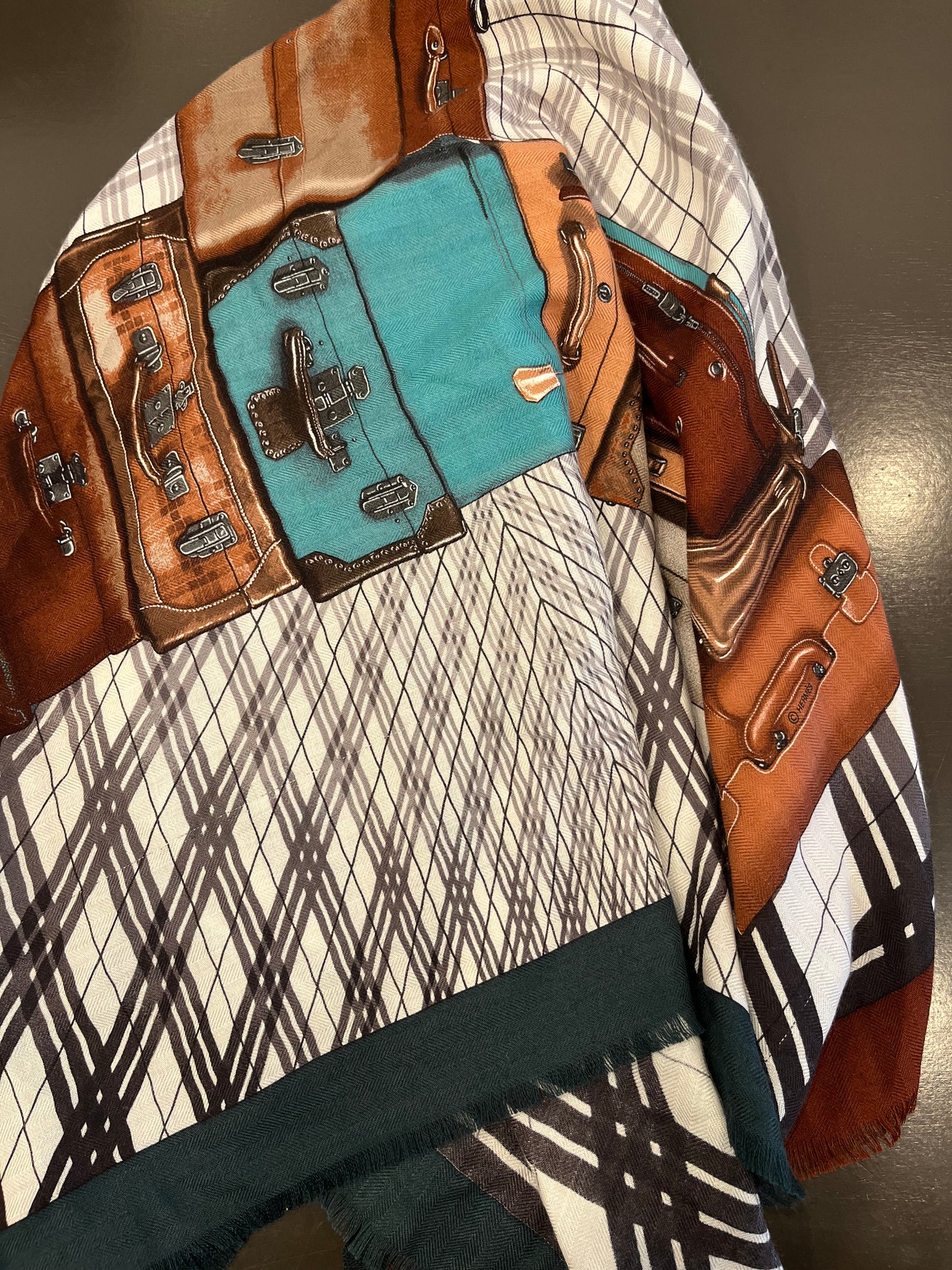 Hermès Carré 90 “En Voyage” (Cashmere & Silk 65/35)