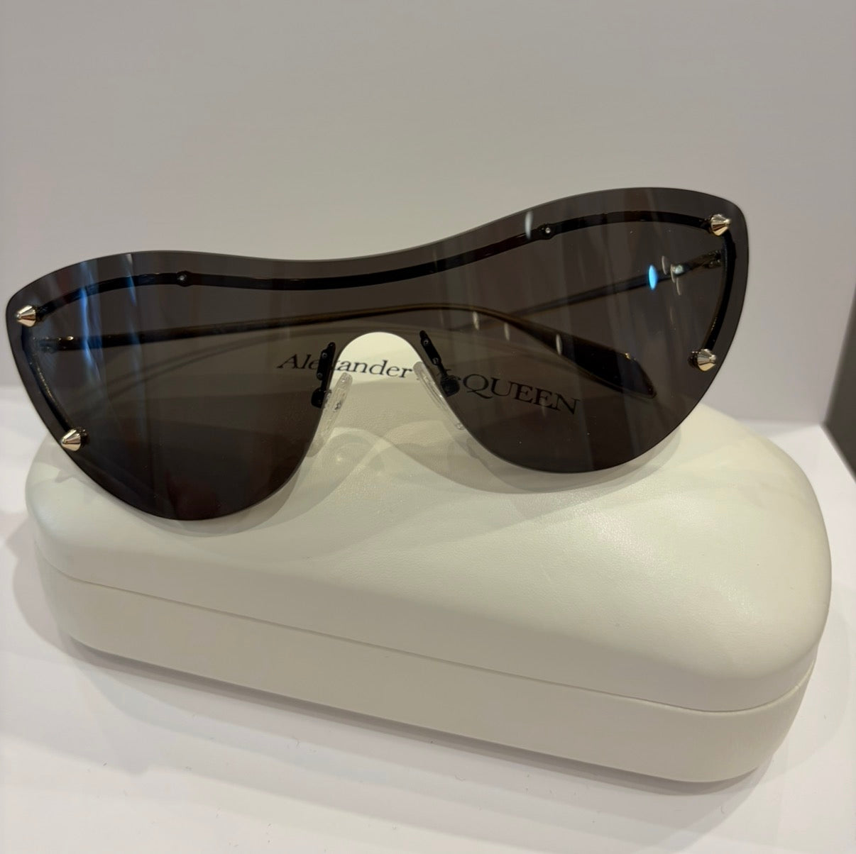 Alexander McQueen Spike Shield Sunglasses Black/Gold