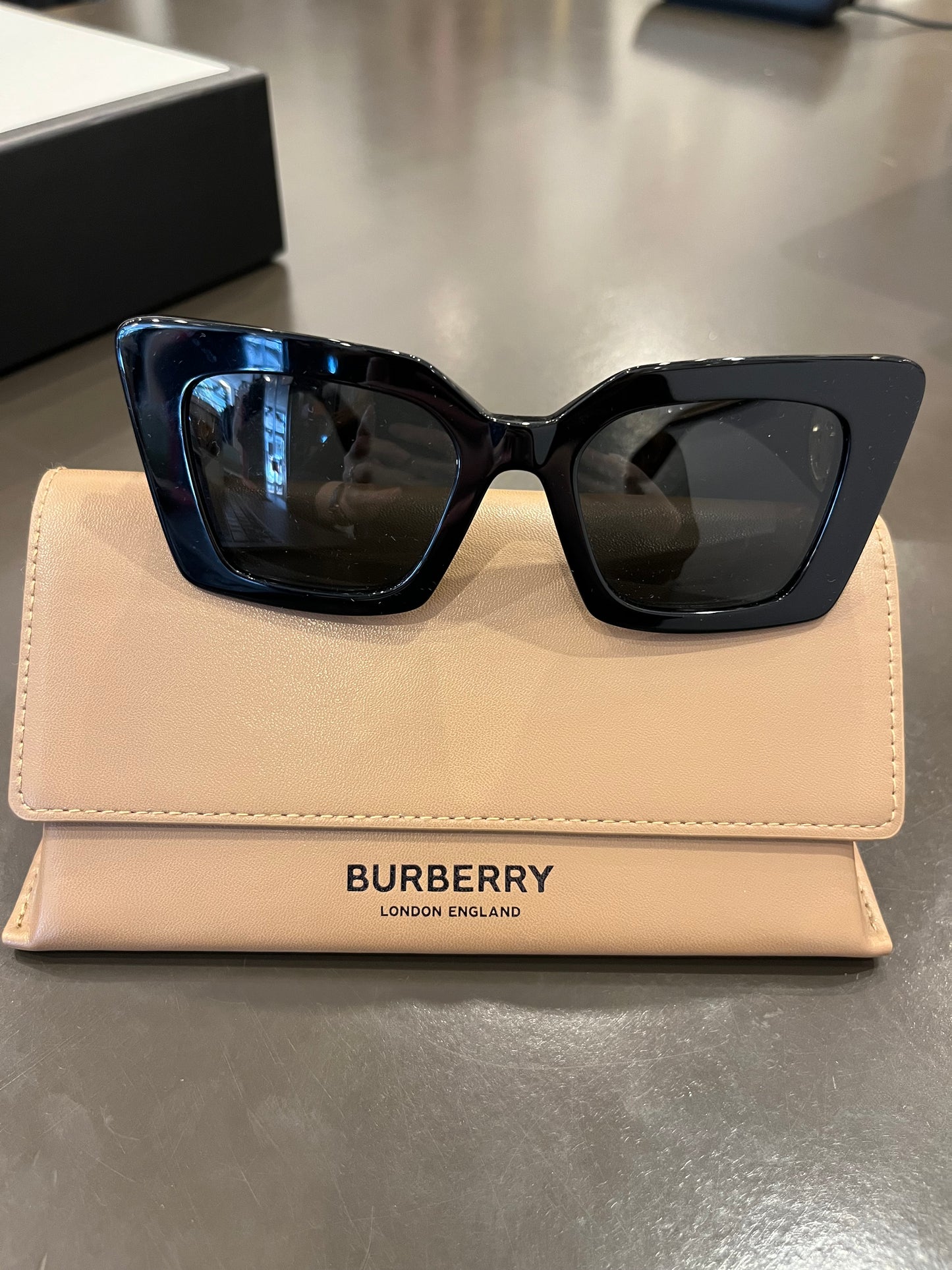 Burberry Sunglasses Lola