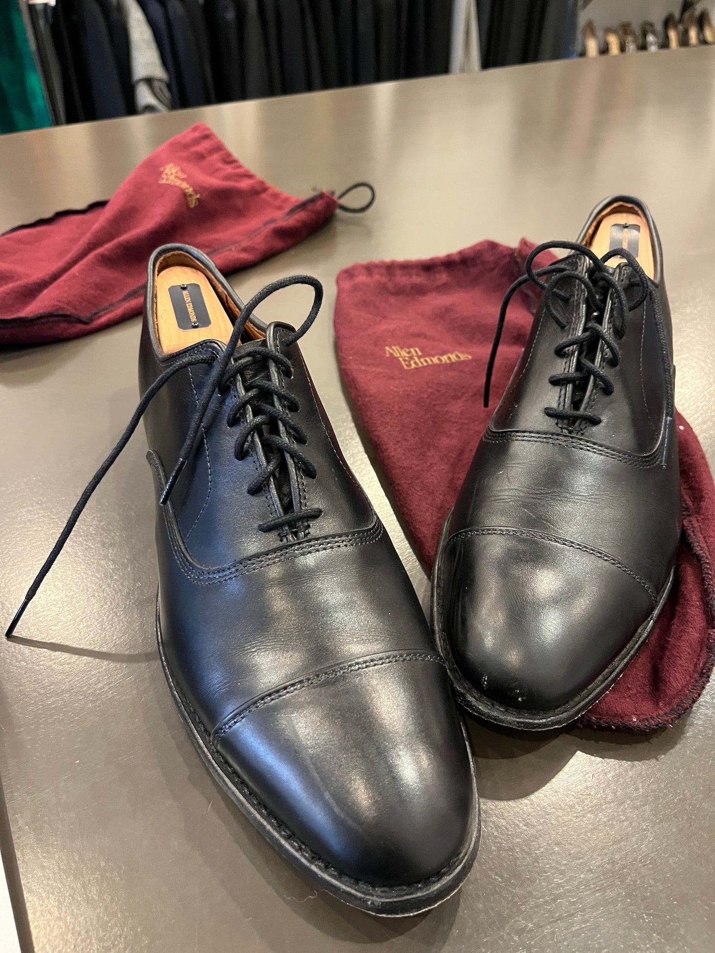 Allen Edmonds Black leather cap-toe shoes 10.5