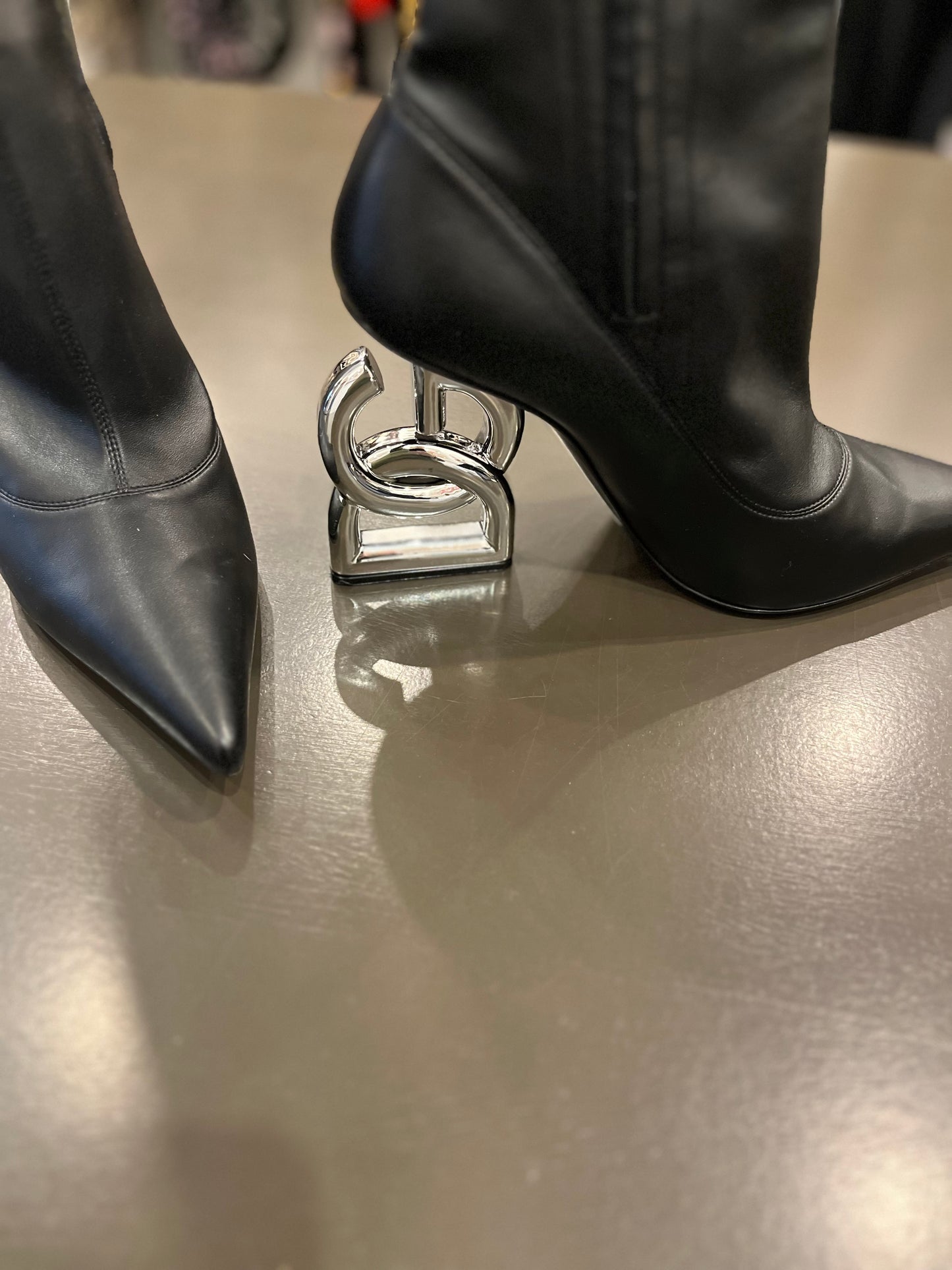 Dolce & Gabbana Nappa Wonder metal signature heel 38.5