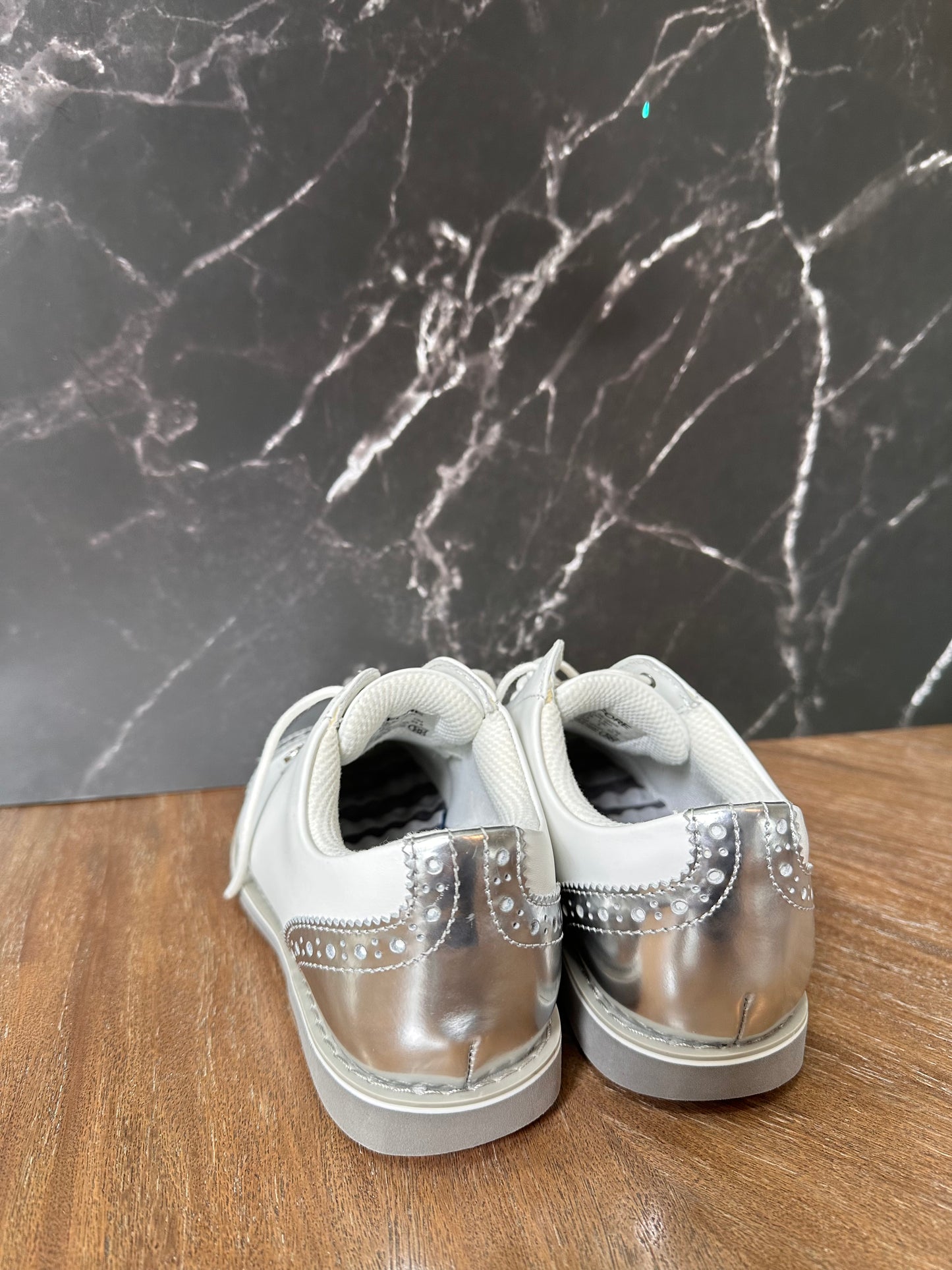 G/FORE Sliver/White Gallivanter Cap-toe Golf Shoes Size 6 Women's