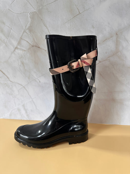 Burberry Black Rubber Kenyon Nova Check Boots Size 7 Women's