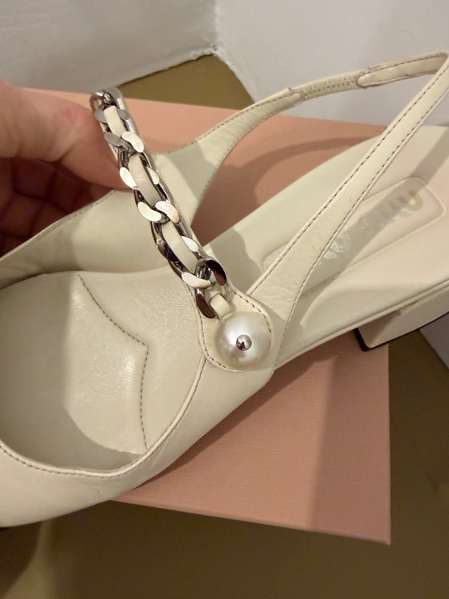 Miu Miu Ivory Leather Black Patent Cap Toe Pearl Chain Slingback Pumps - 38