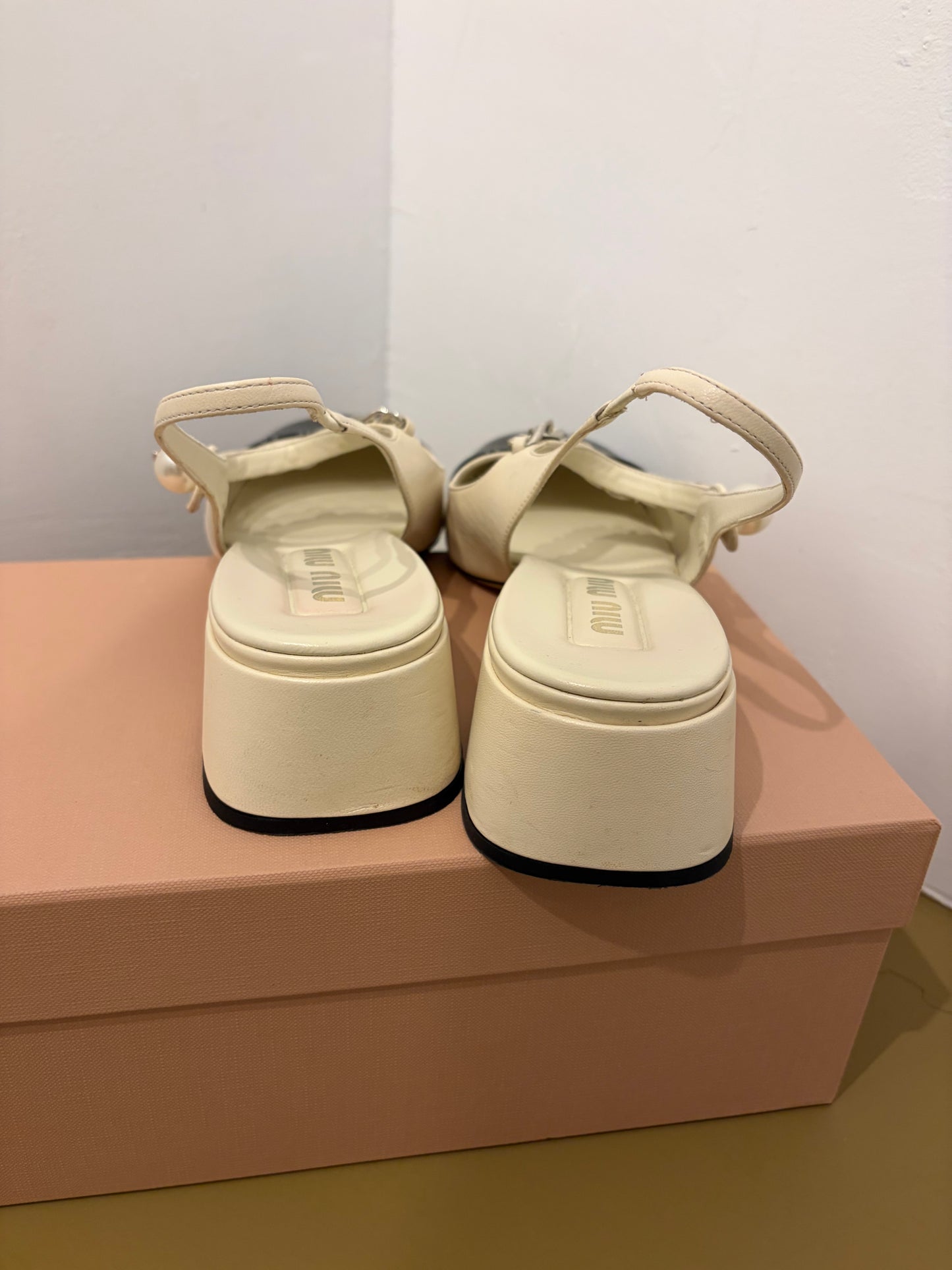 Miu Miu Ivory Leather Black Patent Cap Toe Pearl Chain Slingback Pumps - 38