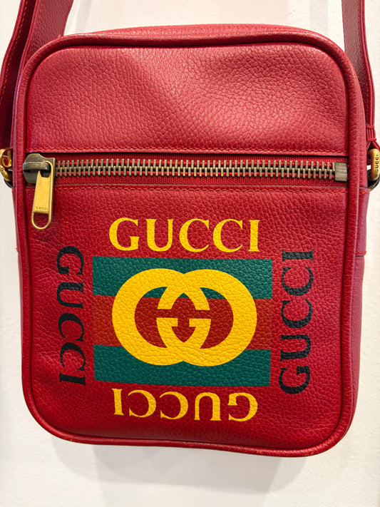 Gucci Logo Print Grained Leather Messenger Crosbody bag - Hibiscus Red