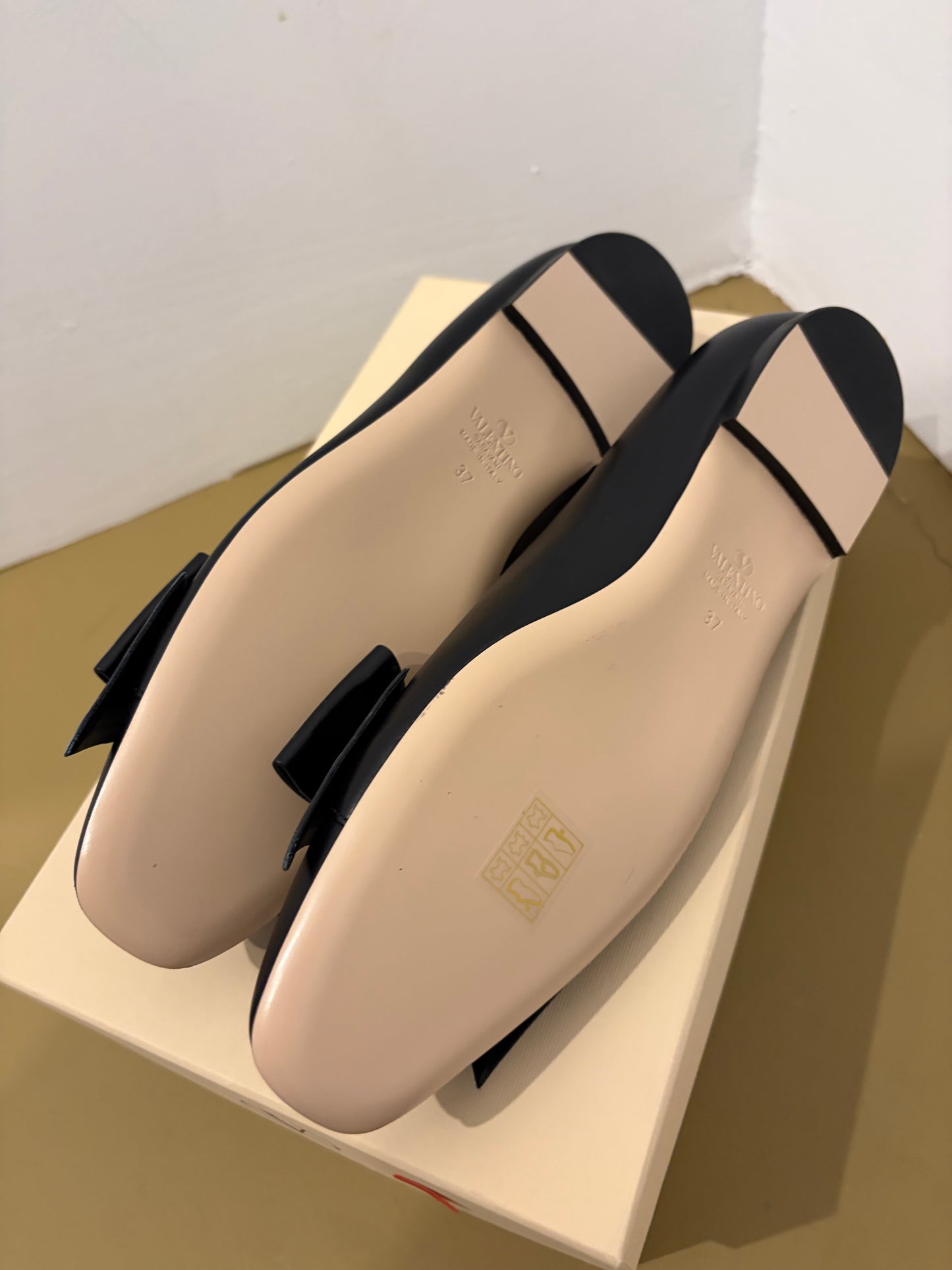 Valentino Garavani Black Leather Bow Ballerina Flats - 7